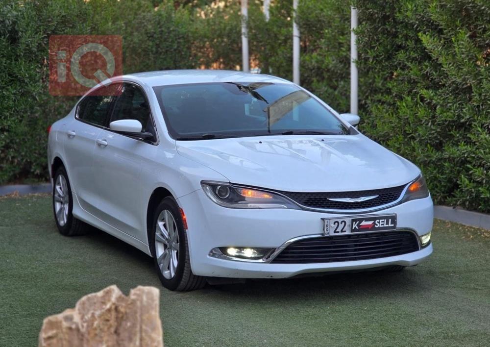 Chrysler 200